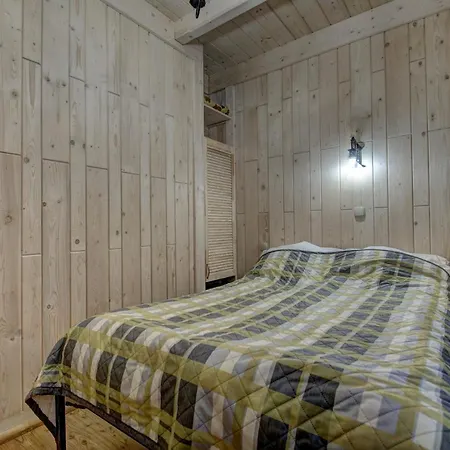 Goscinne Swiatlomir Bed & Breakfast 3*